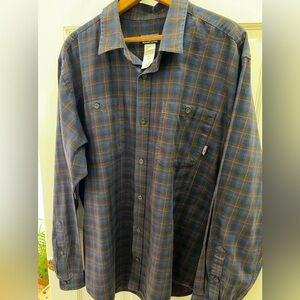 Men’s Patagonia long sleeve, button-down 100% organic cotton plaid shirt. L